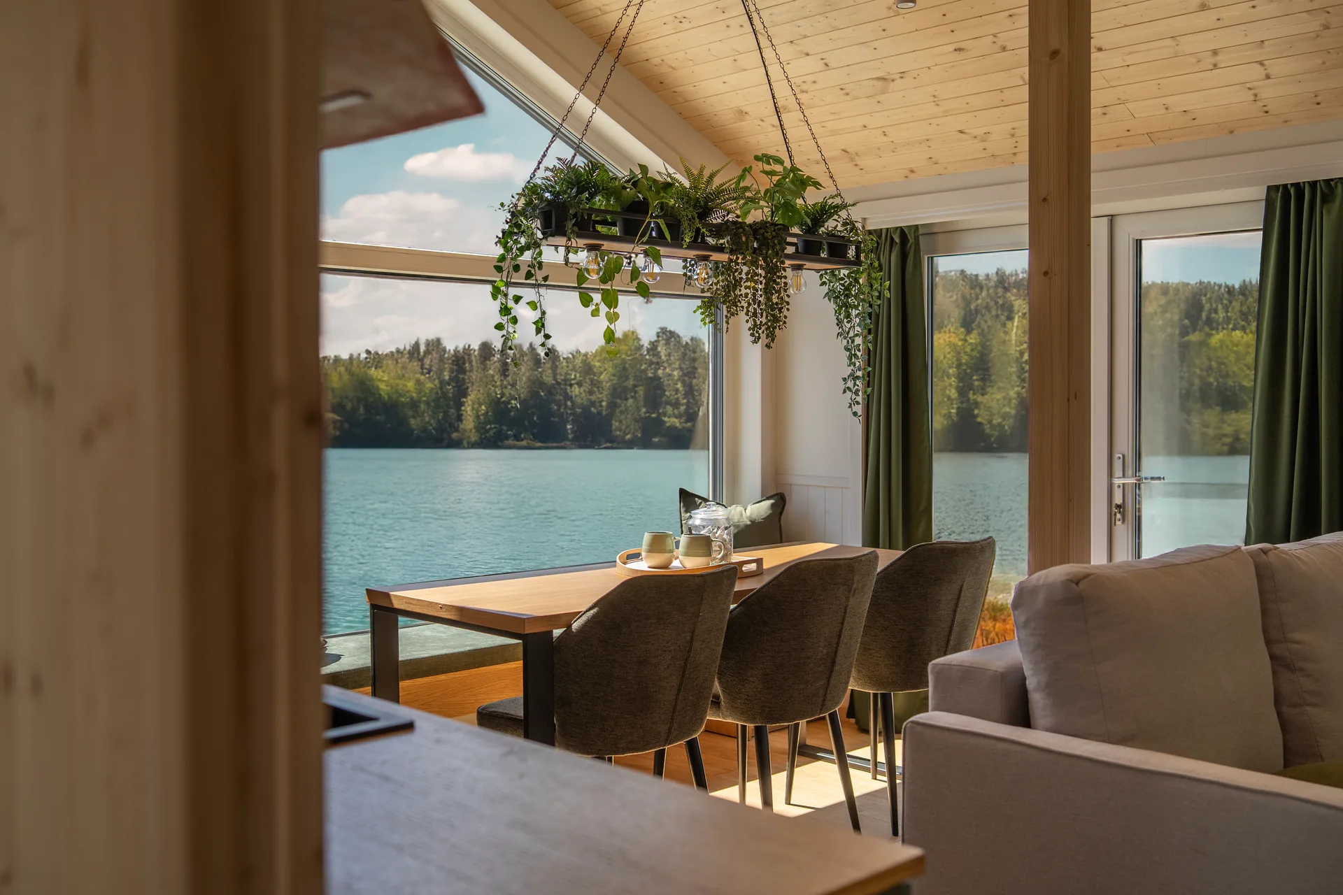LEOLOFT BUNGALOW innen